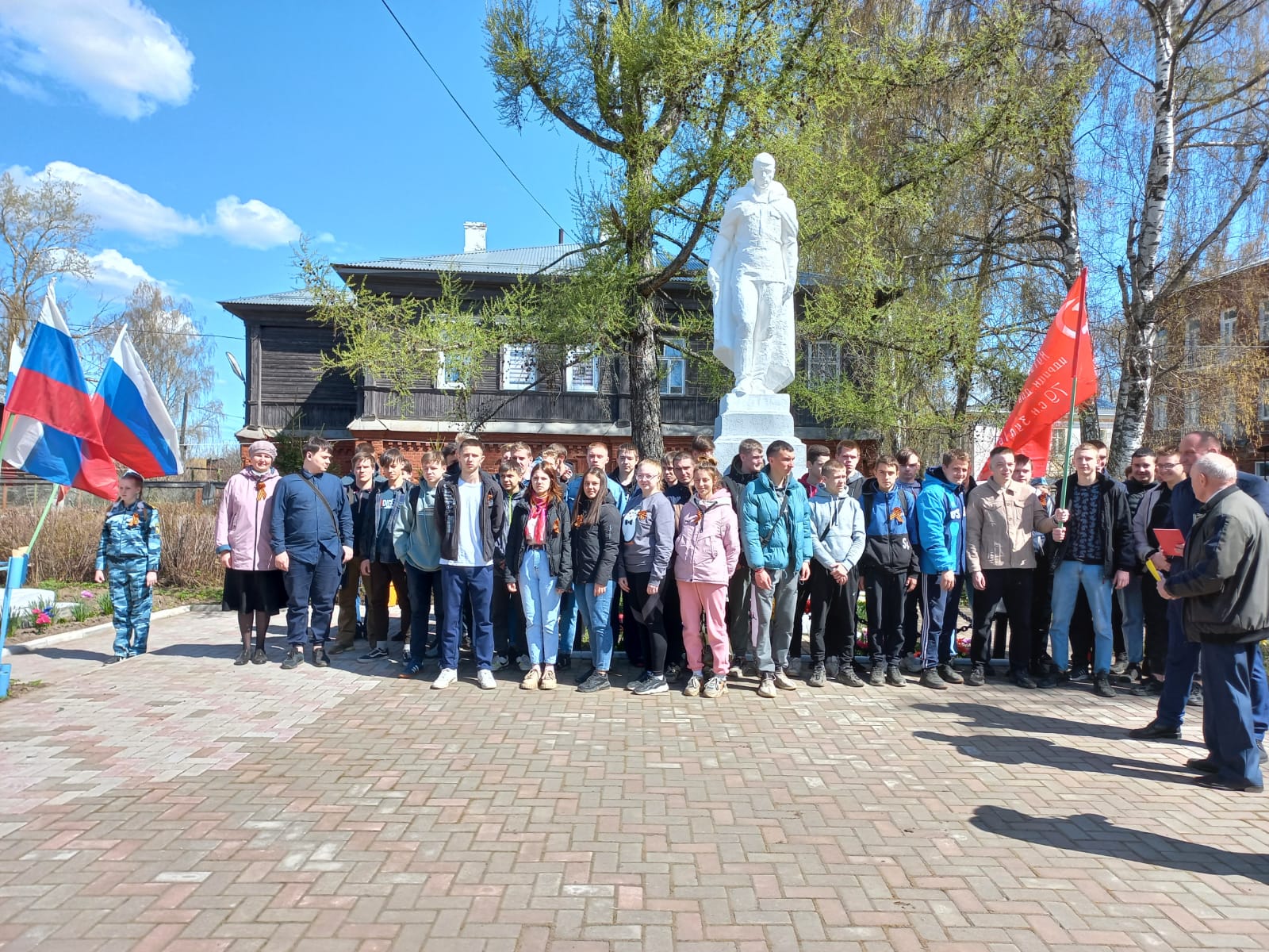 Приняли участие в митинге посвященному дню победы. Торжественный митинг посвященный Дню Победы Смоленск 2024.